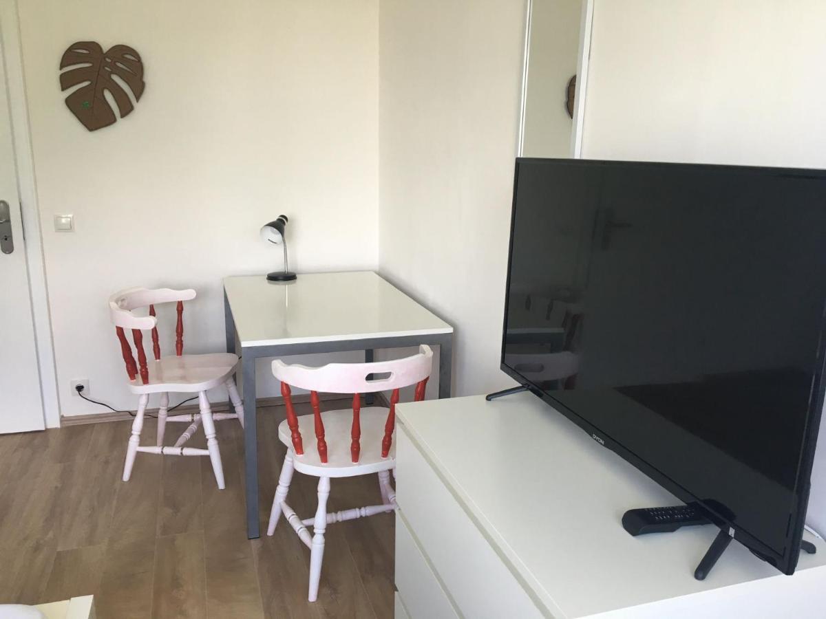 Mayen, Im Mohren, Privatzimmer Nr1, Waldrand, Nahe Nurburgring & Burg Eltz, Gemeinschaftsbad Exterior foto